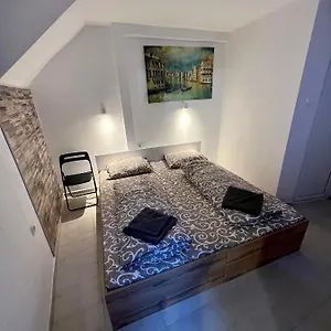  Apartamento The Rainbow 1 & Free Secure Motorcycle Parking